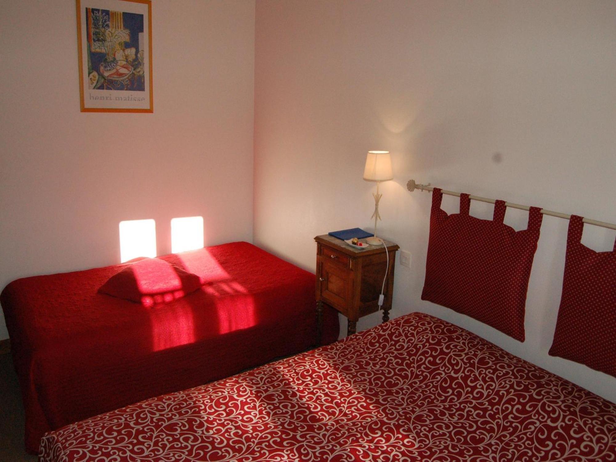 Hotel Du Donjon Aulnay  Zimmer foto